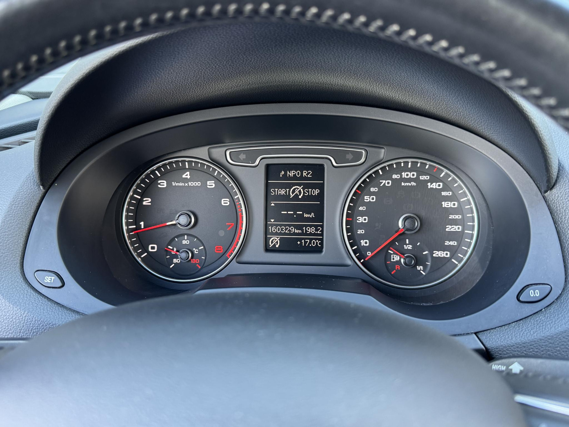 47099675-20.jpg