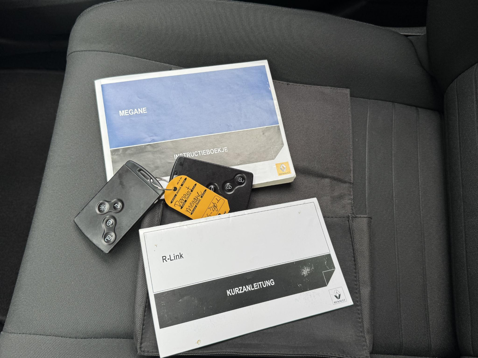 48051851-23.jpg